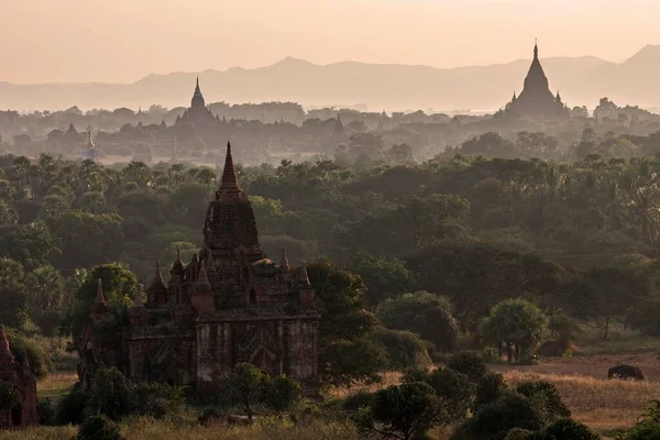 Vista Pagodes Templos Campo Pagodes Retroiluminado Luz Noite Bagan Mandalay — Fotografia de Stock