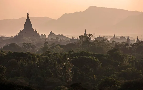 Vista Pagodes Templos Campo Pagodes Retroiluminado Luz Noite Bagan Mandalay — Fotografia de Stock