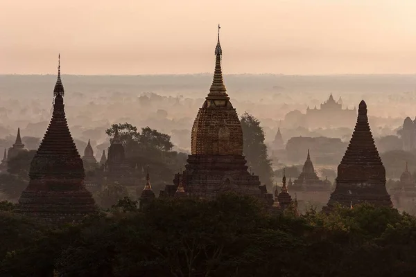 Över Pagoder Tempel Pagodas Fält Soluppgång Morgonljus Bagan Mandalay Region — Stockfoto