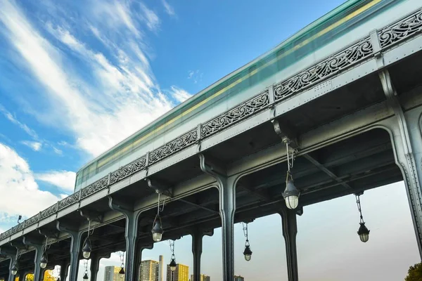 Metro Pont Bir Hakeim Viaduc Passy Jquery110205934901078042316 1599072252669Paris France Europe — 图库照片