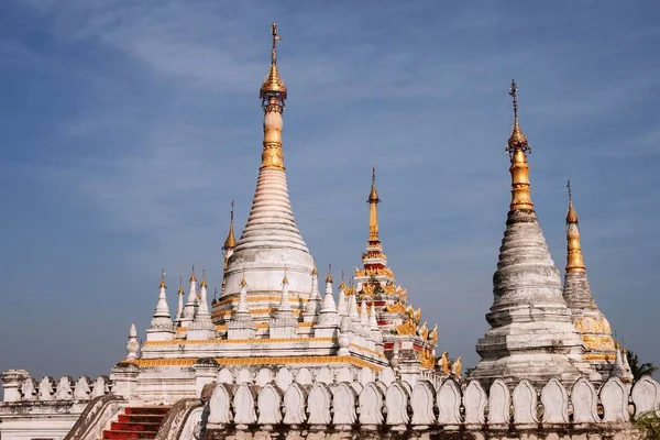 Ступас Монастыря Маха Аунг Бонзан Инва Мандалайская Область Мьянма Азия — стоковое фото