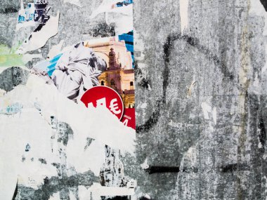 Cartagena, İspanya-Ocak 29, 2019: Bondings bir duvar: resimler, writtings, etiket vardır yapışabilir birlikte bir diğer üzerinden. El yapımı sprey siyah çizgiler, anıt resim ve beyaz euro simgesini kırmızı bir disk üzerinde.