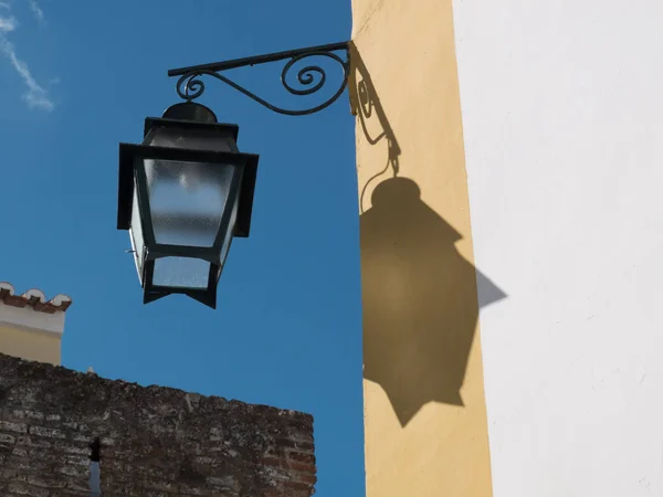 ポルトガル エヴォラのレトロな街灯 — ストック写真