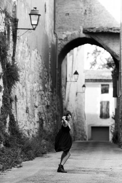 Farewell Gesture Young Woman She Alone Old Street French Village — Stock Photo, Image