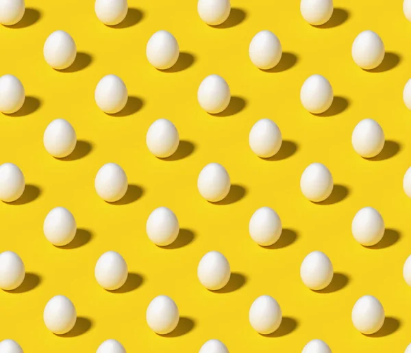 Weiße Eier Auf Leuchtend Gelbem Isometrischen Nahtlosen Minimalistischen Hintergrund Minimal — Stockfoto