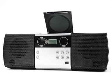 Kompakt disk ve müzik ve ses dinlemek için radyo aygıt. CD boombox