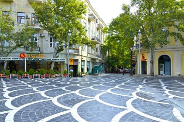 Sonbahar Bakü şehir sokaklarında 01-11-2018.Baku.Azerbaijan.Busy