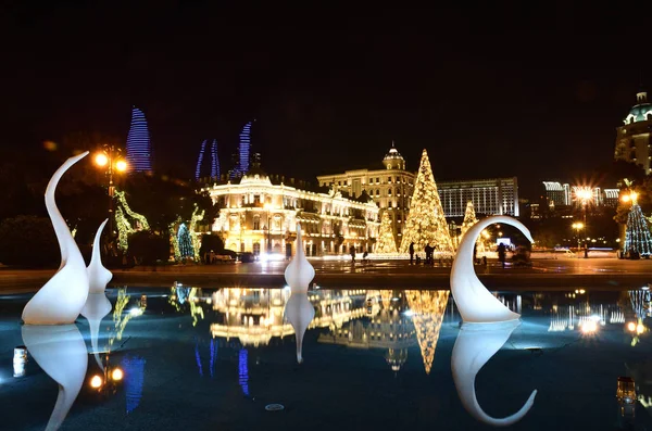 Noite Baku Ano Novo Com Uma Árvore Natal Brilhante Decorada — Fotografia de Stock