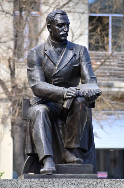 Monument of Mirza Fatali Akhundov in Baku — Stock Photo, Image