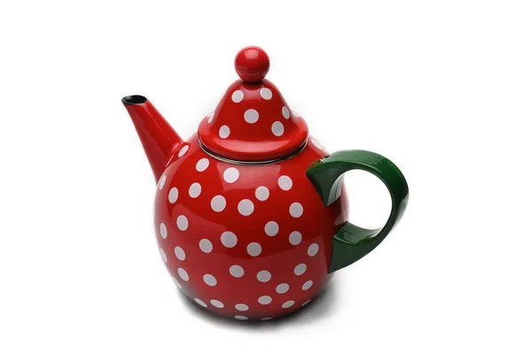 Κόκκινο βραστήρα για τσάι. Τσαγιέρα απομονωμένη σε λευκό φόντο — Φωτογραφία Αρχείου
