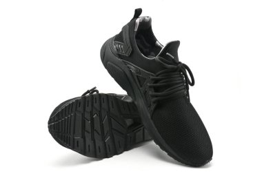 Beyaz arka planda spor ayakkabıları