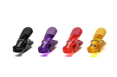 Clothespin.Clothes mandal lar asmak için. Beyaz bir backgroun üzerinde