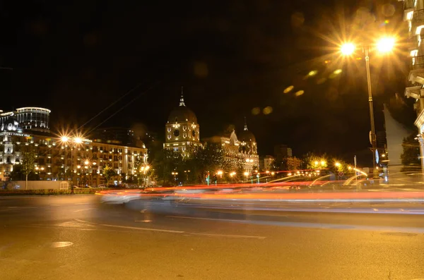 Tipos de la ciudad nocturna de Bakú . —  Fotos de Stock