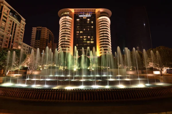 Hotel Marriott Absheron en Bakú por la noche —  Fotos de Stock