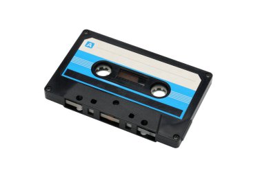 Beyaz arka planda manyetik kayıt için kompakt ses bantları