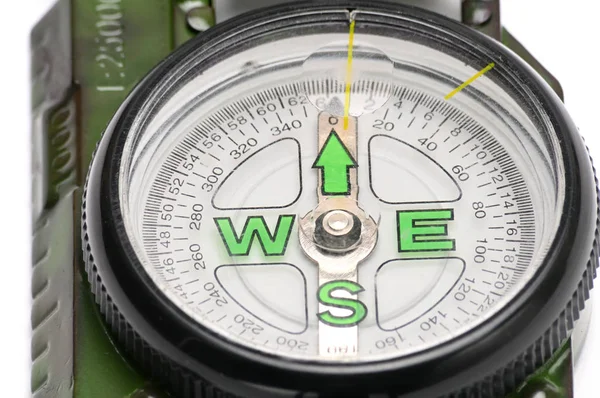 Kompass zur Navigation auf weißem Hintergrund — Stockfoto