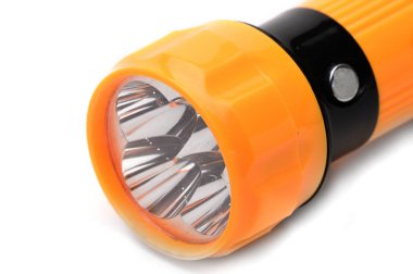 Ağdan şarj etme yeteneğine sahip el feneri. 