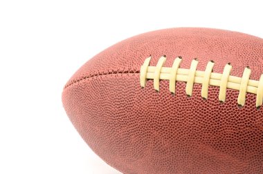 Beyaz arka planda Amerikan futbol topu