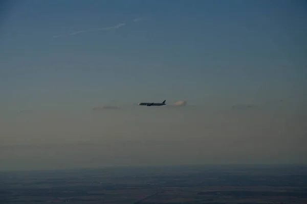 Landing Plane Charles Gaulle Airport Paris — Stock Photo, Image