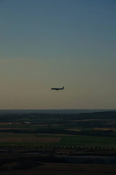 Ein Landungsflugzeug Auf Dem Flughafen Charles Gaulle Paris — Stockfoto