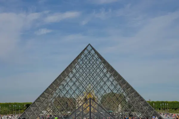 Geometrical Forms Shaped Parts Louvre Pyramid Glass Pyramid Created Pei — Stock Photo, Image