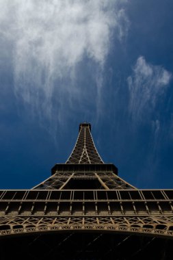 Eyfel Kulesi - dövme demir kafes kule Champ de Mars Paris, Fransa