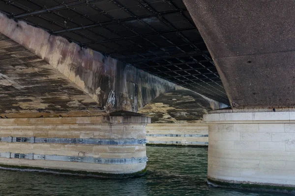 Uma Perspectiva Pont Lena Seus Pilares Contrafortes Baixo Rio Sena — Fotografia de Stock