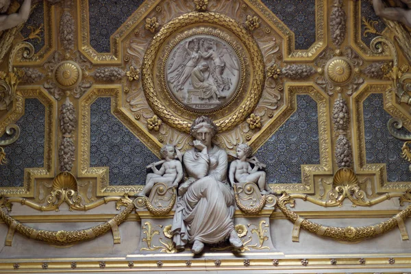 Museo Del Louvre Antiguo Palacio Histórico Que Alberga Una Enorme —  Fotos de Stock