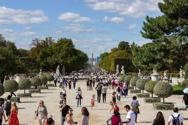 Парижский отдых в саду Тюильри
