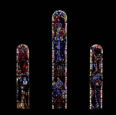 Önemli vitray pencerelerin Iconic, kubbeli beyaz kilise Sacr-Cur, Paris