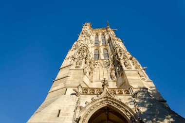 Tur Saint-Jacques. Fransız Devrimi sırasında tahrip edildi 16. yüzyıl Kilisesi tek kalan kısmını... Paris