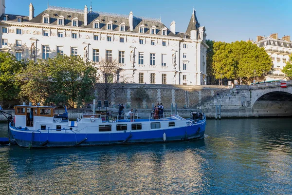 Seine Nehri Paris Kayan Bir Teknede Ani Bir Konser — Stok fotoğraf