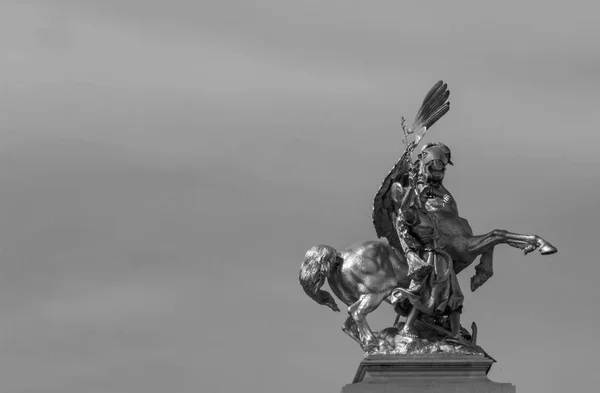 Golden Statues Pont Alexandre Iii Paris — Stock Photo, Image