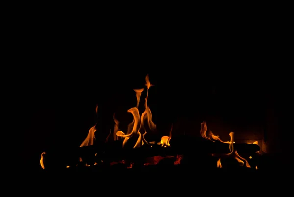 Мерцающее Пламя Огня Черном Фоне Камине — стоковое фото
