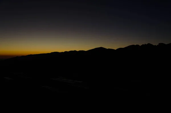 Belo Nascer Sol Sobre Cumes Rochosos Montanha Rila Uma Vista — Fotografia de Stock