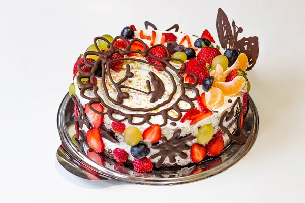 Hemlagad Chokladtårta Med Grädde Abd Frukter — Stockfoto