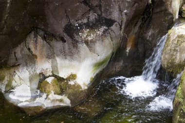 Kostenski Falls - bir şelale Rila Mountains, Bulgaristan için eski nehir boyunca yaklaşık üç kilometre köy Kostenets güneyinde bulunan. Su 12 metre bırakır. Rocky Kanyon.
