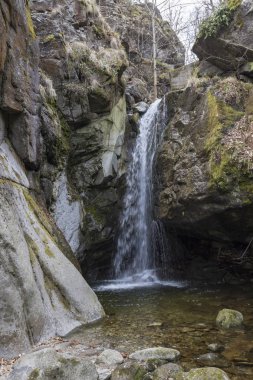 Kostenski Falls - bir şelale Rila Mountains, Bulgaristan için eski nehir boyunca yaklaşık üç kilometre köy Kostenets güneyinde bulunan. Su 12 metre bırakır. Rocky Kanyon.