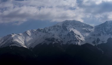 Stara Planina Dağı'nın Triglav masifinin panoramik manzarası, Orta Balkan Milli Parkı, Bulgaristan