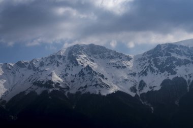 Stara Planina Dağı'nın Triglav masifinin panoramik manzarası, Orta Balkan Milli Parkı, Bulgaristan