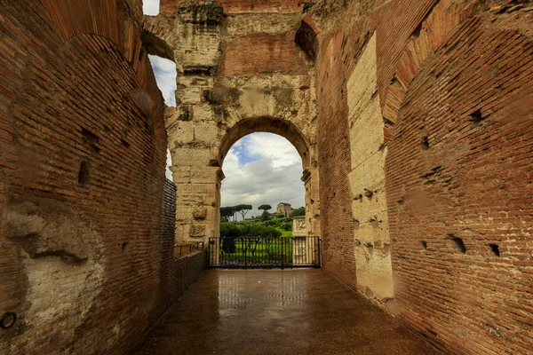 Rom Italien Utsikt Över Gatan Colosseum — Stockfoto