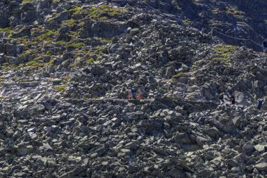 Rila Dağı'nda yürüyüş, Bulgaristan. Takip güzergahı Ystrebetz - Musala zirvesi
