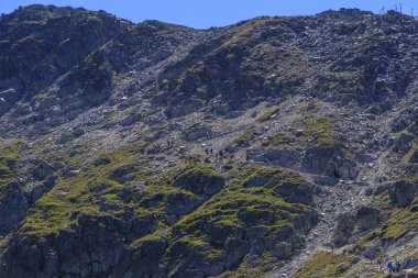 Rila Dağı'nda yürüyüş, Bulgaristan. Takip güzergahı Ystrebetz - Musala zirvesi