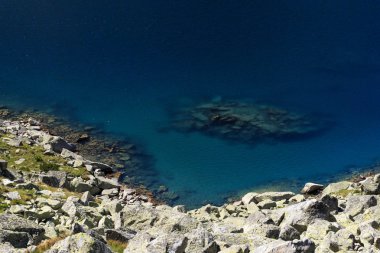 Rila Dağı'nda yürüyüş, Bulgaristan. Takip güzergahı Ystrebetz - Musala zirvesi