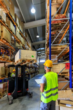 İnşaat endüstrisi malları için depo