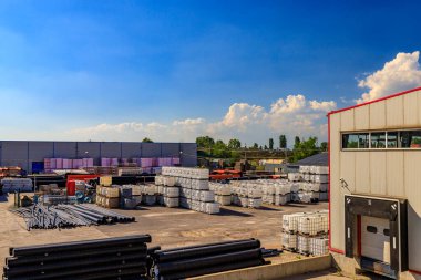 İnşaat endüstrisi malları için depo