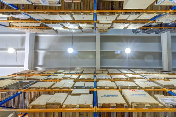 İnşaat endüstrisi malları için depo