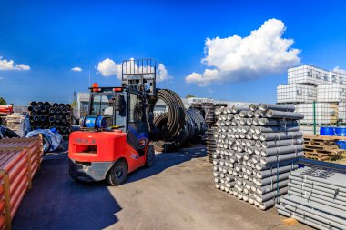 İnşaat endüstrisi malları için depo