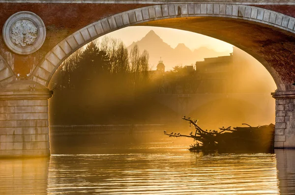 Torino Torino Isabella Köprüsü Monviso Gün Batımında — Stok fotoğraf