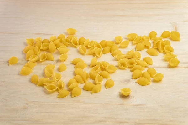 Macaroni Scattered Table Ingredients Preparation Italian Pasta Tomatoes Cherry Greens — Stock Photo, Image